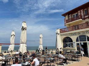 cafe-de-la-plage-686b7786cf7aa