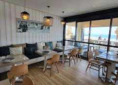 -nina-cafe-686b7c5ce0119